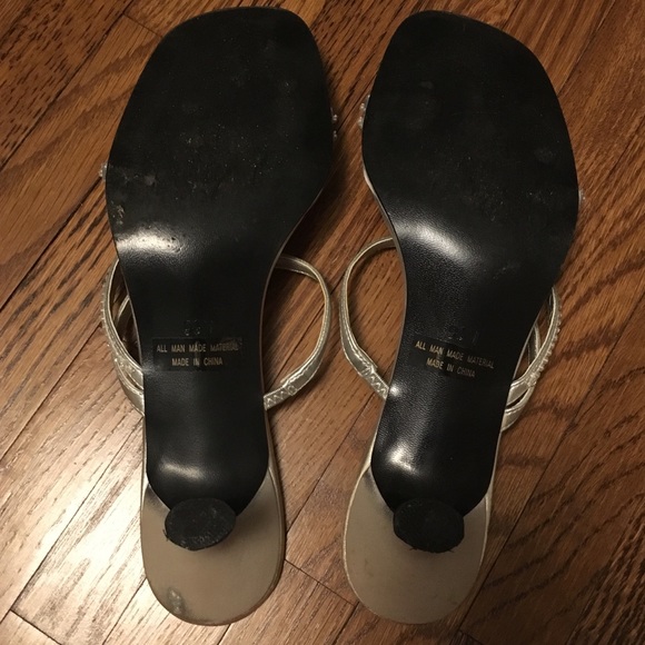 Touch Ups Silver Metallic Heel Sandals 👠 Size 9.5 - Picture 7 of 8